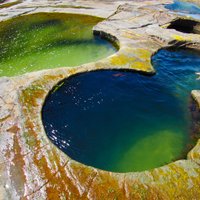 Gluži kā uz citas planētas: neparasts dabiskais baseins Austrālijā, kas atgādina astotnieku