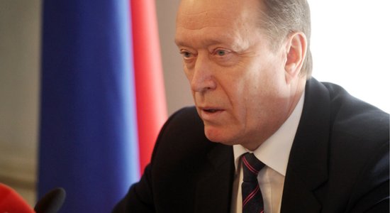 Krievijas vēstnieks godina kara noziedznieku Kononovu