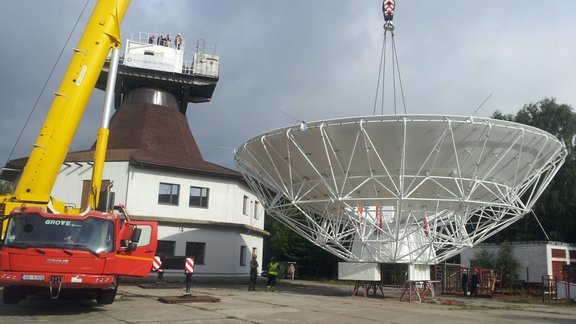 Ventspils Augstskolas radioteleskops RT-16 iegūst jaunu antenu - 1