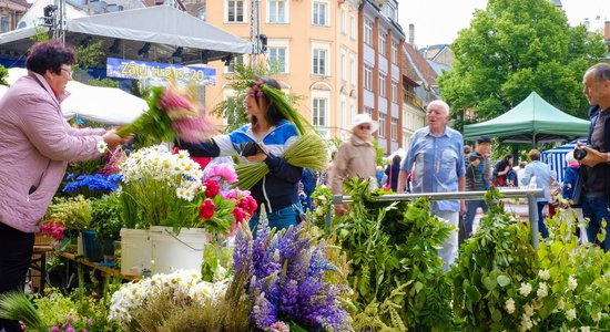 Foto: Labumi un atradumi Doma laukuma Zāļu tirdziņā