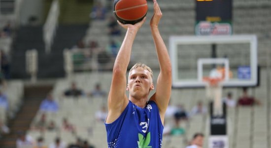 Basketbolists Jānis Bērziņš nu ir trīs bērnu tēvs