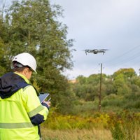 Redz labāk defektus. 'Sadales tīkls' ar droniem apseko elektrolīnijas