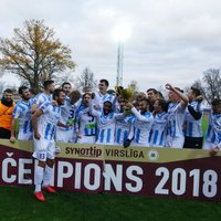 Čempionu 'Riga FC' vārtsargs Ozols un treneris Skripņiks atzīti par labākajiem sezonas noslēgumā