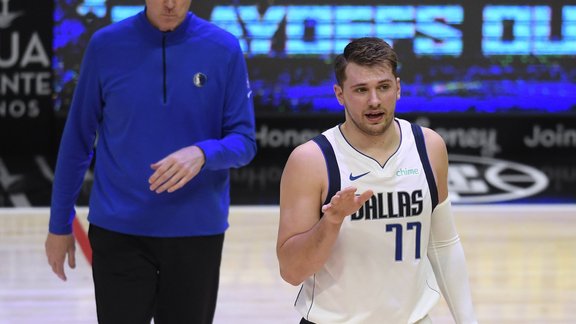 Luka Dončičs,Riks Kārlails