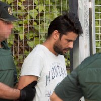 Tiesa atbrīvo vienu no četriem aizdomās turētājiem Barselonas uzbrukumos
