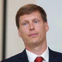 Министр экономики: Латвия не решила, покупать ли пакет акций Conexus у "Газпрома"