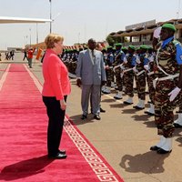 Merkele Nigērai sola 27 miljonu eiro lielu palīdzību