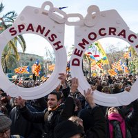 Bijušo Katalonijas līderi sāk tiesāt par neatkarības referenduma rīkošanu