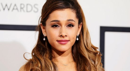 Ariana Grande slimnīcā tiekas ar Mančestras teroraktā cietušajiem