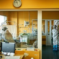 За сутки число новых случаев Covid-19 в Латвии перевалило за тысячу, 19 пациентов скончались