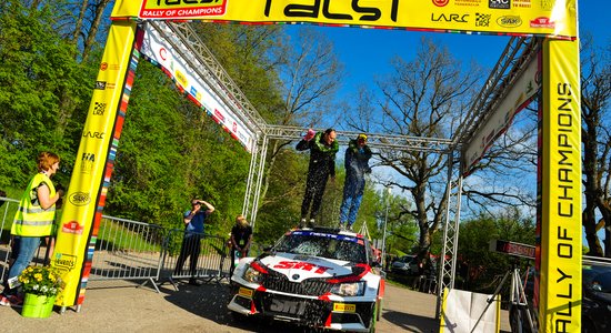 Video: 'Rally Talsi' ar nelielu pārsvaru pār talantīgo Rovanperi triumfē Grjazins