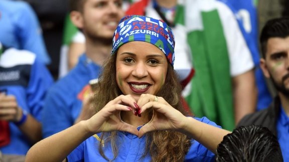 Italian fans girls