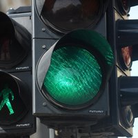 На семи перекрестках Риги появятся новые светофоры