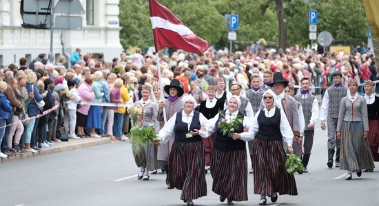 Dziesmu svētku biedrība aicina dalībniekus paust viedokli par svētku norisi