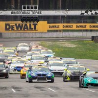 Autošosejas festivāls 'Riga Summer Race' pulcē rekordlielu dalībnieku skaitu