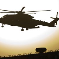 Netālu no robežas ar Irāku nogāzies Turcijas armijas helikopters; 13 bojāgājušie