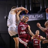 Latvijas izlase 'Baltijas ceļa' basketbola turnīru sāk ar zaudējumu lietuviešiem
