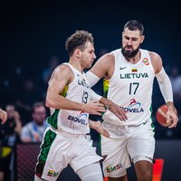 Lietuva ar uzvaru iekļūst ceturtdaļfinālā; vietu 'play off' garantē arī ASV