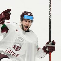 Latvijas hokeja izlases kandidāti U-18 hokejistus atstāj 'sausā'