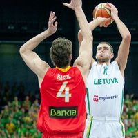 Spānijas un Lietuvas basketbola izlases noskaidro Eiropas čempionāta spēcīgāko komandu