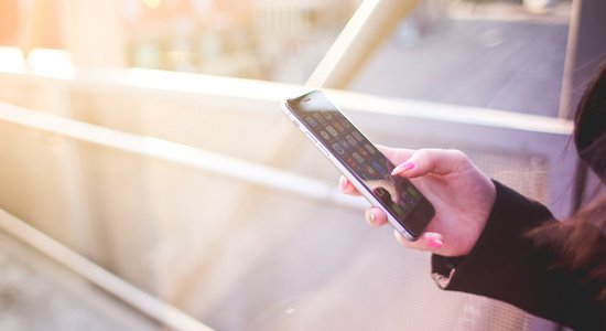 Mobilo sakaru operatoriem par SMS apziņošanu piešķirs 39 426 eiro