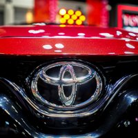 'Toyota' un 'Suzuki' savstarpēji apmainās ar akcijām un kopīgi izstrādās bezpilota tehnoloģijas