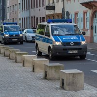 Uzbrukumā stacijā Vācijā nogalināts viens un ievainoti trīs cilvēki