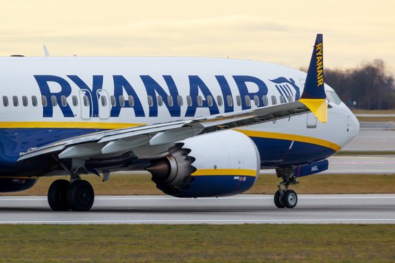 Milānas lidostā nosēšanās laikā eksplodē "Ryanair" lidmašīnas riepa