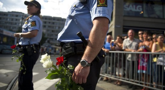 Norvēģijas policija atvainojas par novēloto rīcību Oslo slaktiņā