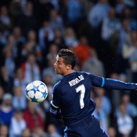 Роналду вышел на третье место в истории топ-5, Суарес забил 300-й гол в карьере