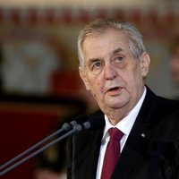 Президента Чехии доставили в больницу с ковидом