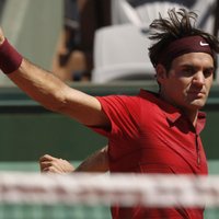 Federers pērspējis Agasi uzvaru skaita ziņā