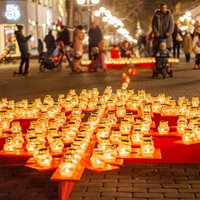 Jūrmalā Valsts svētkos iemirdzēsies 20 kilometru garš sveču ceļš