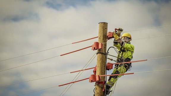 "Sadales tīkls" elektrotīkla modernizācijā visā Latvijā ik gadu investēs ap 76 miljoniem eiro