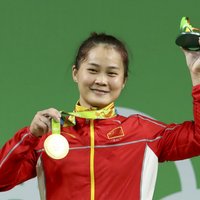 Ķīnas svarcēlājai Vei jauns pasaules rekords un olimpiskais zelts