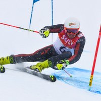 Latvijas vadošais kalnu slēpotājs Zvejnieks finansējuma trūkuma dēļ izlaidīs šo sezonu