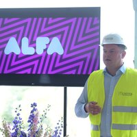 Foto: Ieskats tirdzniecības parka 'Alfa' jaunbūvē; prezentēts jaunais logo