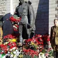 В Эстонии требуют извинений от России за монету с "Бронзовым солдатом"