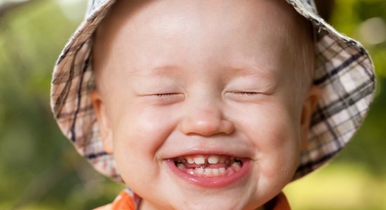Pudeļu kariess – lielākā mutes veselības problēma mazuļiem