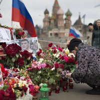 Расследование по делу об убийстве Немцова продлено до конца осени