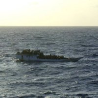 Itālijas krasta apsardze izglābj 1850 migrantus Sicīlijas šaurumā