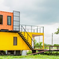 Izturīgas, kompaktas un oriģinālas – konteineru mājas un to būvniecība