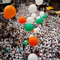 Foto: Kašmīras nemieru ēnā Indija atzīmē Neatkarības dienu