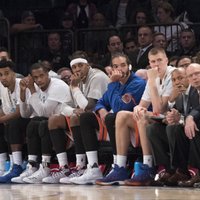 'Knicks' bez Porziņģa NBA spēlē zaudē 'Raptors'