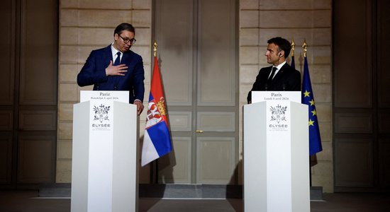 Serbija varētu iegādāties Francijā ražotos iznīcinātājus, Parīzē atklāj Vučičs