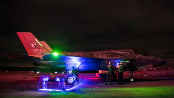 F35B - HMS Queen Elizabeth - 1