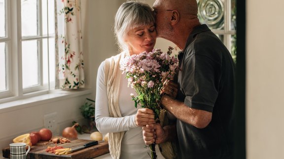 seniori pāris attiecības mīlestība