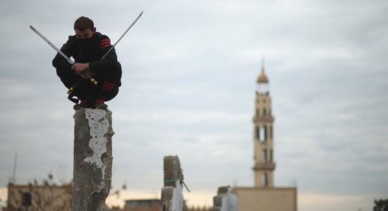 Uguni spļaujošas palestīniešu nindzjas