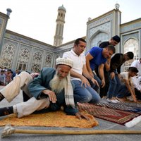 Tadžikistānā 2000 mošejas pārveido par tējnīcām, bērnudārziem un frizētavām