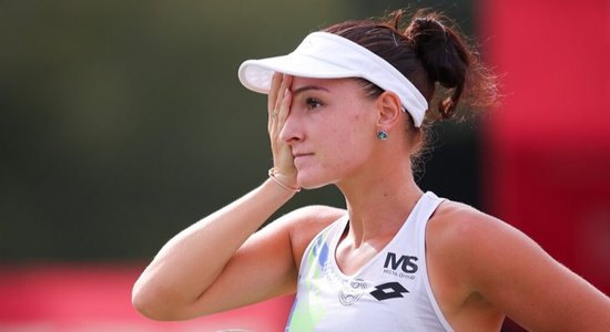 Pasaules pirmo simtnieku kārojošajai Semeņistajai ātri noslēdzas WTA turnīrs Antaljā